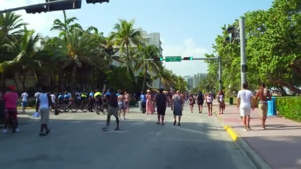 Urban weekend Miami Beach Memorial Day motion video — Stock Video