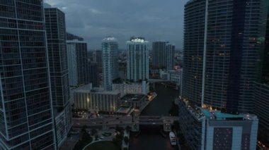  Downtown Miami ve Brickell binalar 4k 24p 