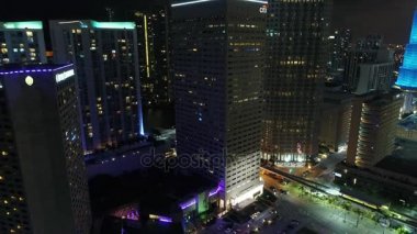Geriye doğru Downtown Miami uzak uçuş 
