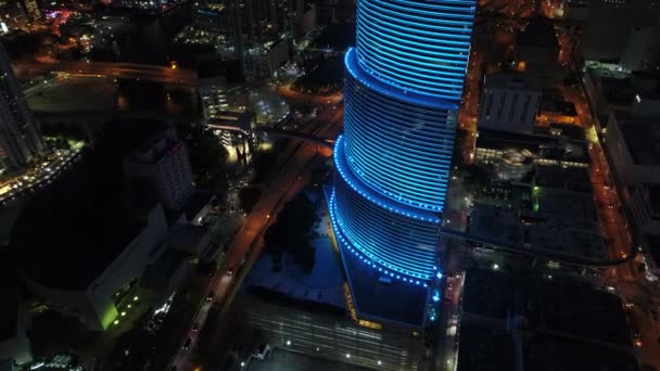 Edificio con luci al neon blu 4k 24p — Video Stock