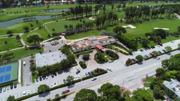 Miami Beach Golf Club aerial orbit clubhouse — Stock Video