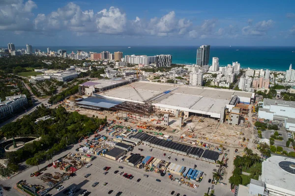 Miami Beach Convention Center under entreprenad — Stockfoto