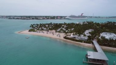  Gün batımı Adası evleri