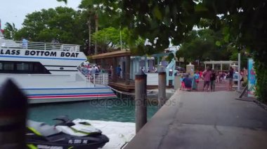 Cam alt tekne Key West Florida