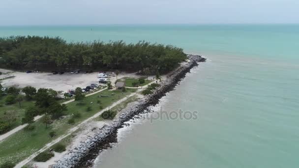 Fort Zachary Taylor Beach aerial — Stock Video