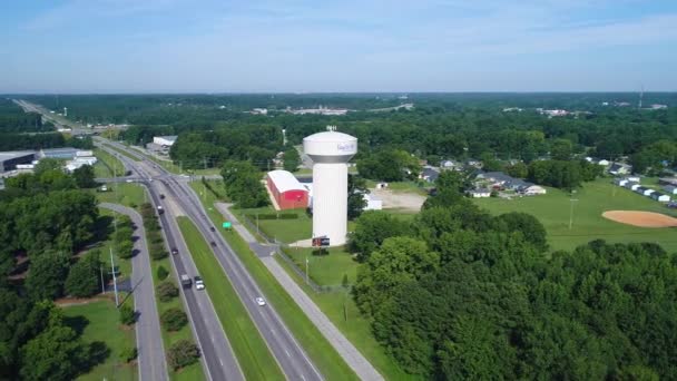 Luchtfoto drone baan video Fayetteville watertoren 4k uhd — Stockvideo