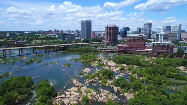 Air drone video James River Downtown Richmond Virginia 4k — стоковое видео