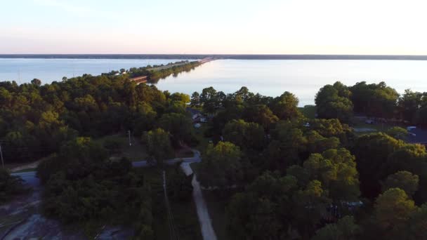 Drone aéreo vídeo Santee National Wildlife Refuge South Carolina EUA 4k — Vídeo de Stock