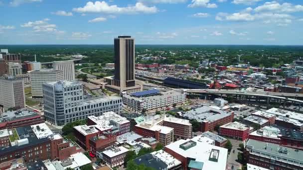 Luchtfoto video Virginia Department of Education bouwen centrum Richmond 4k — Stockvideo