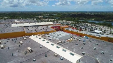 Dolphin alışveriş merkezi Miami çatı köprü