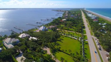  Hutchinson adada lüks evler özel dock ile