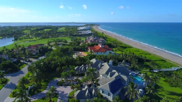 Mansiones de lujo frente al mar Hutchinson Island Florida — Vídeo de stock