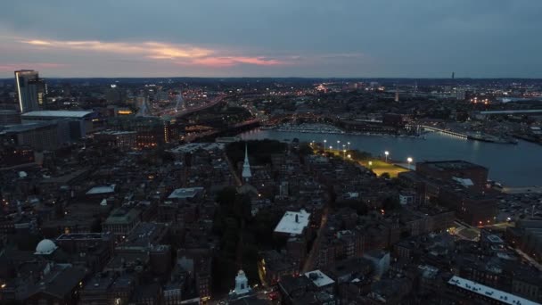 Vídeo nocturno aéreo Leonard P. Zakim Bunker Hill Bridge 4k — Vídeos de Stock