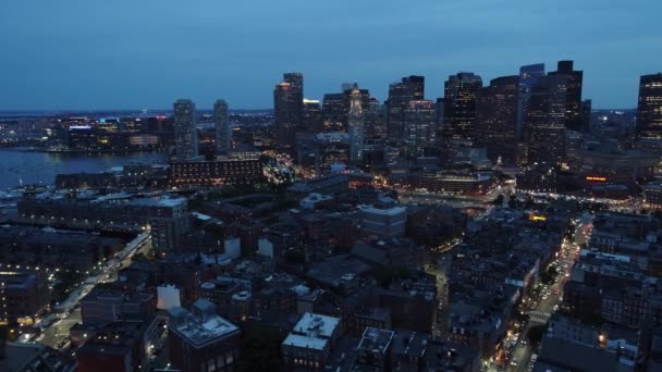 Downtown Boston highrise het platform 4k — Stockvideo