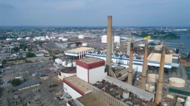 Yana doğru uçuş uçak elektrik santrali 4k 60p