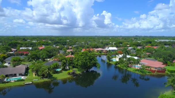Воздушное видео жилых домов и районов Плантация Флорида — стоковое видео