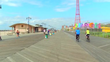 Coney Island New York 4 k üzerinde bisiklet