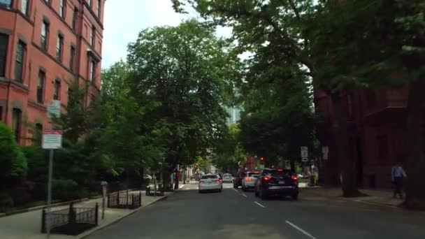 Stuurprogramma's Pov Boston Commonwealth Ave 4k — Stockvideo