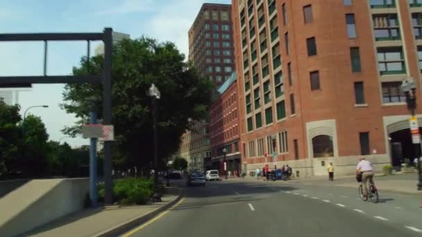 Rijden langs Boston Harbor, 4k video — Stockvideo