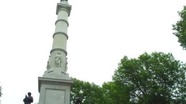 Boston'daki Askerler ve Denizciler Anıtı 