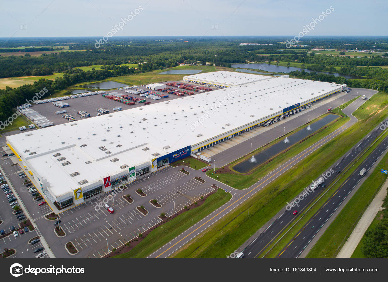 Rooms To Go Supercenter Dunn Nc Usa Stock Editorial Photo