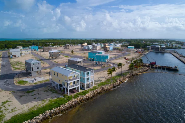 Bostäder på styltor under uppbyggnad i Florida Keys — Stockfoto