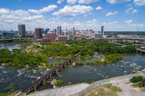 Centro de Richmond Virginia y James River — Foto de Stock