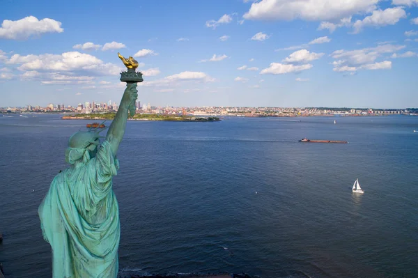 Aerial image of the Statue of LIberty — Stock Photo, Image