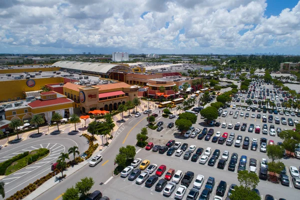 Dolphin Mall Miami — Stock Photo, Image