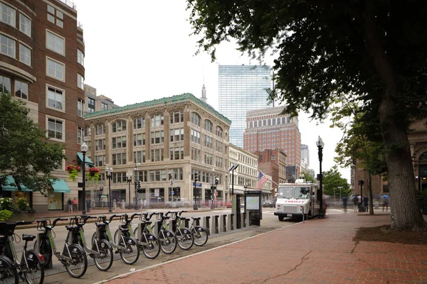 Станция проката велосипедов Hubway Boston MA — стоковое фото