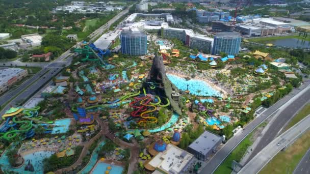 Volcán Bay Beach Resort Orlando 4k recorrido aéreo — Vídeos de Stock