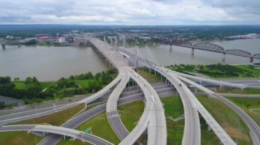  Ohio Nehri köprüler ile