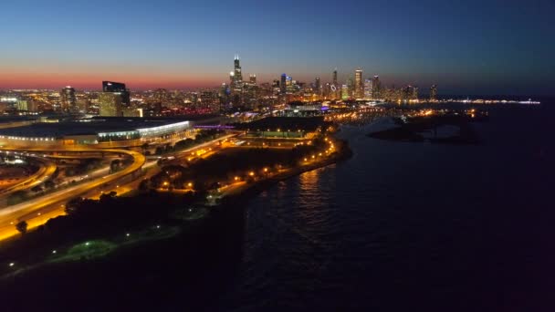 Vue aérienne Chicago nuit drone — Video