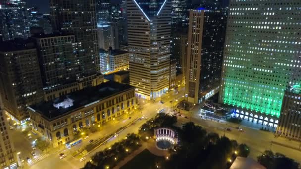 Chicago comercial imobiliário noite aérea — Vídeo de Stock