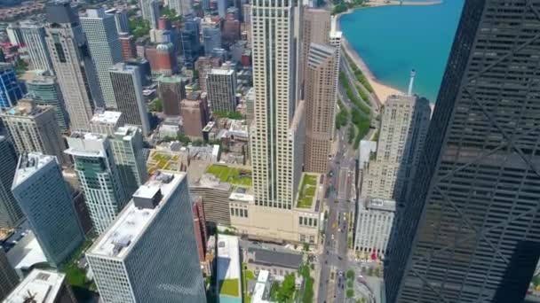 Aerial Downtown Chicago skyscrapers 4k 60p — Stock Video