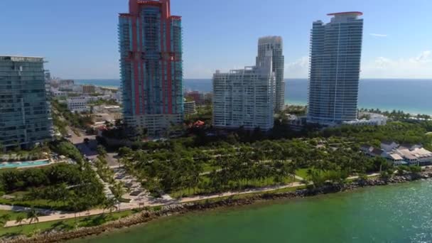 Miami Beach voorraad video highrise flatgebouwen — Stockvideo