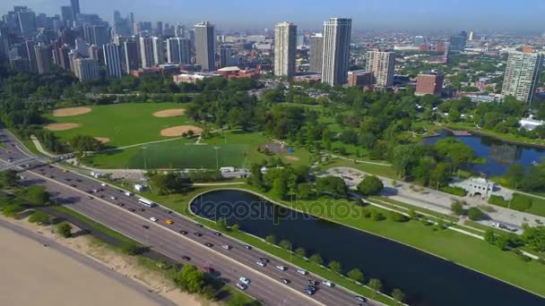 Campos de deportes en Lincoln Park Chicago — Vídeo de stock