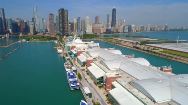 Navy Pier bir Chicago dönüm noktası — Stok video