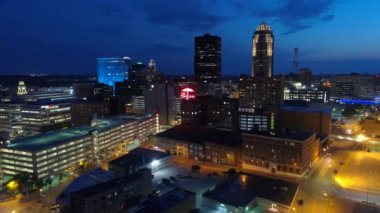  Şehir merkezindeki Des Moines Iowa