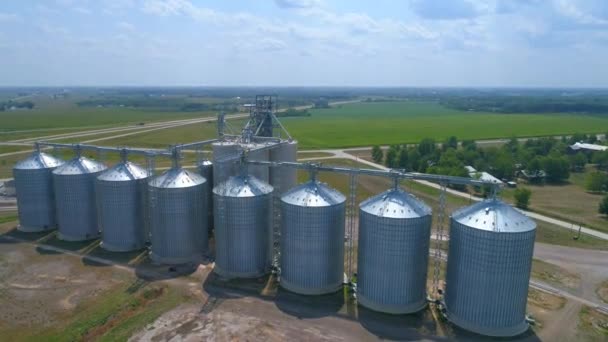 Almacenamiento de silos de vídeo aéreo Fairfield Iowa USA 4k 60p — Vídeo de stock