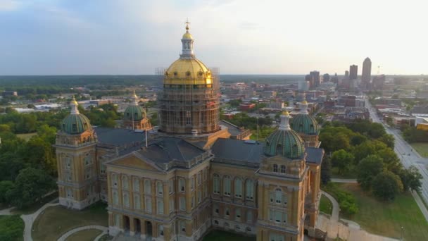 Iowa State Capitol zonsondergang — Stockvideo