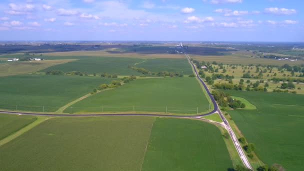 Tarım tarım arazileri üzerinde uçuş — Stok video