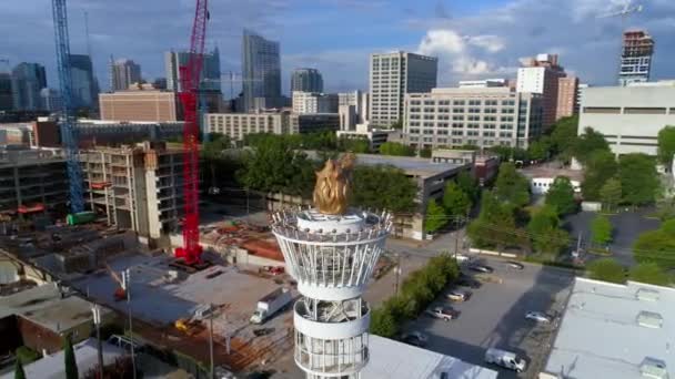 Orbita aerea Atlanta Olympic Torch Tower 4k 60p — Video Stock