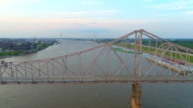 Martin Luther King Bridge St Louis 4k 60p