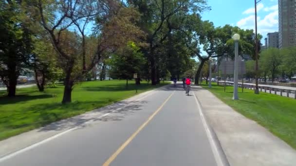 Paseo en bicicleta Lakefront Trail — Vídeo de stock