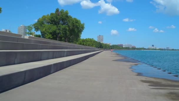 Diversey Parkway Chicago camino peatonal . — Vídeo de stock