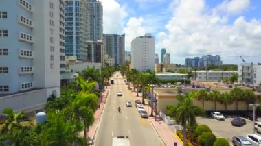 67 cadde ve Collins Avenue Miami Beach