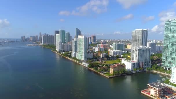 Boční letecké video Downtown Miami — Stock video