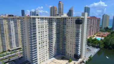 Sunny Isles Beach Winston kuleleri