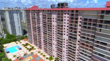 Sunny Isles Beach binalar kasırga Irma için hazırlanıyor 